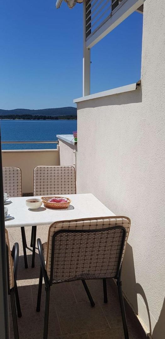Seaside Apartments Турань Экстерьер фото