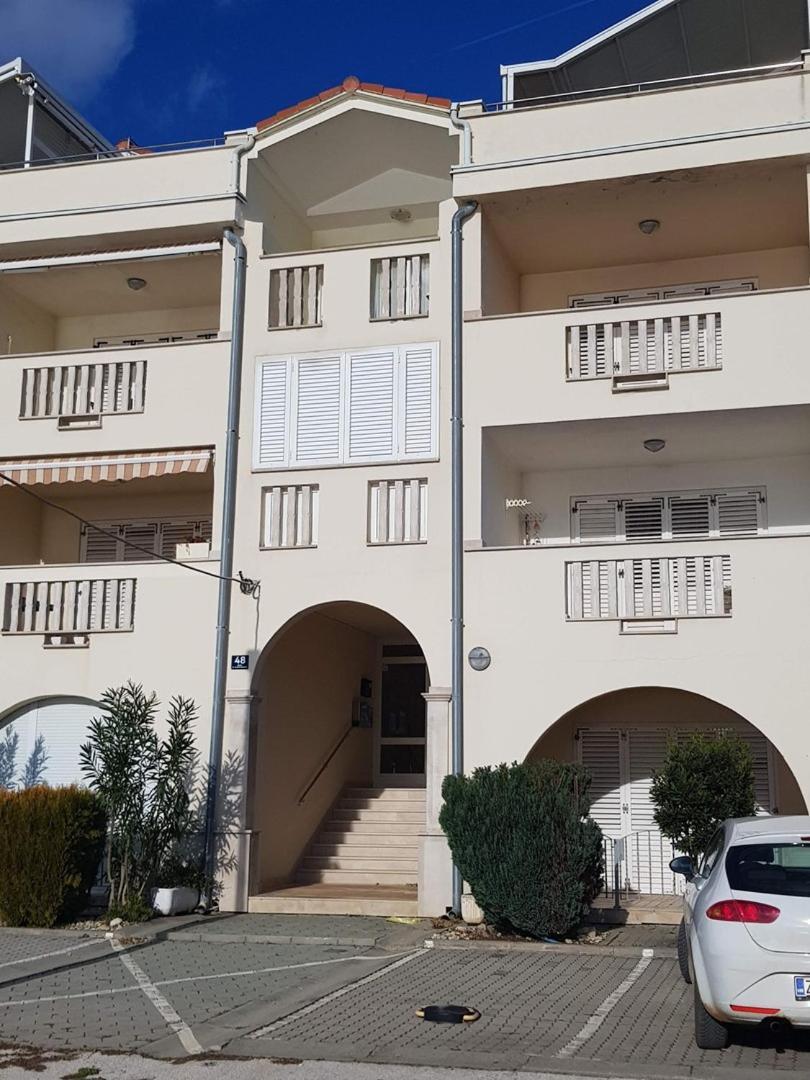 Seaside Apartments Турань Экстерьер фото