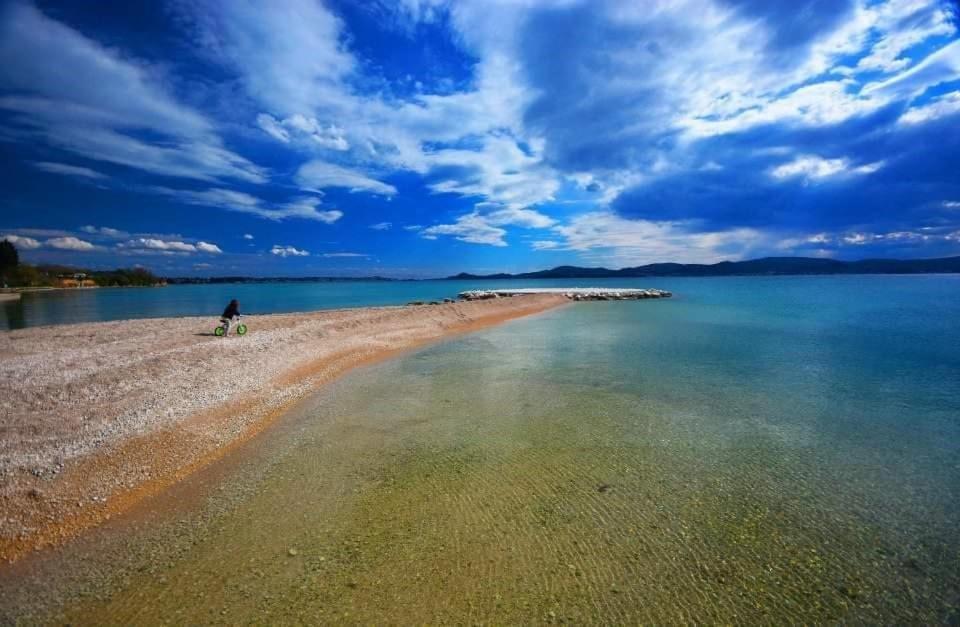 Seaside Apartments Турань Экстерьер фото