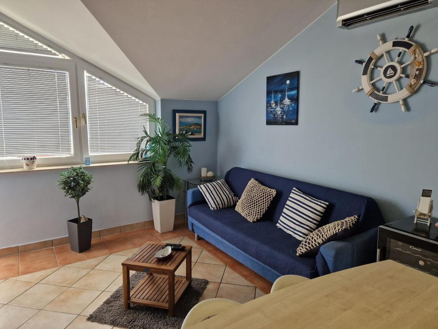 Seaside Apartments Турань Экстерьер фото