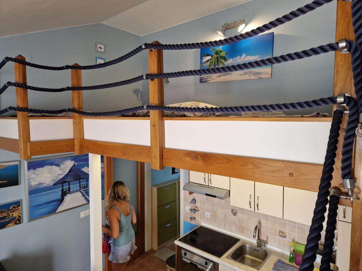 Seaside Apartments Турань Экстерьер фото